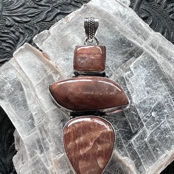 Peach Moonstone With Sunstone Crystal Pendant - Picture 7 of 9